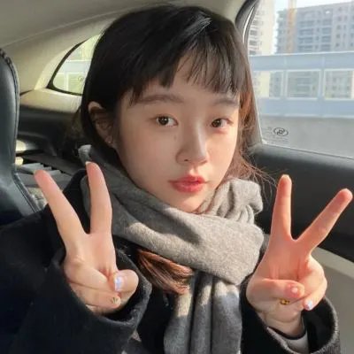 粉色飞碟海报